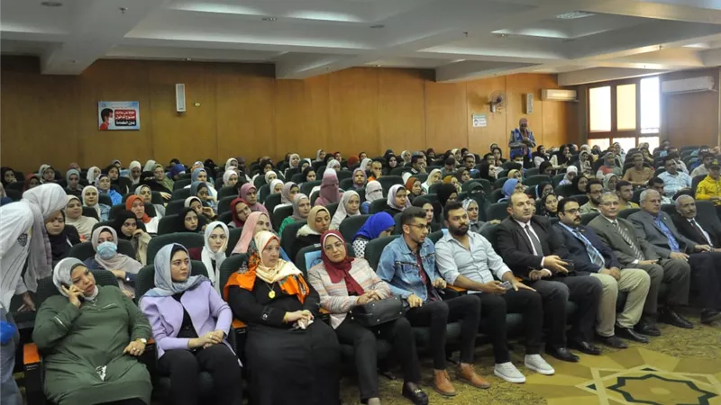 ندوة بكلية الزراعة لتعزيز جهود العمل التطوعي بمبادرة حياة كريمة