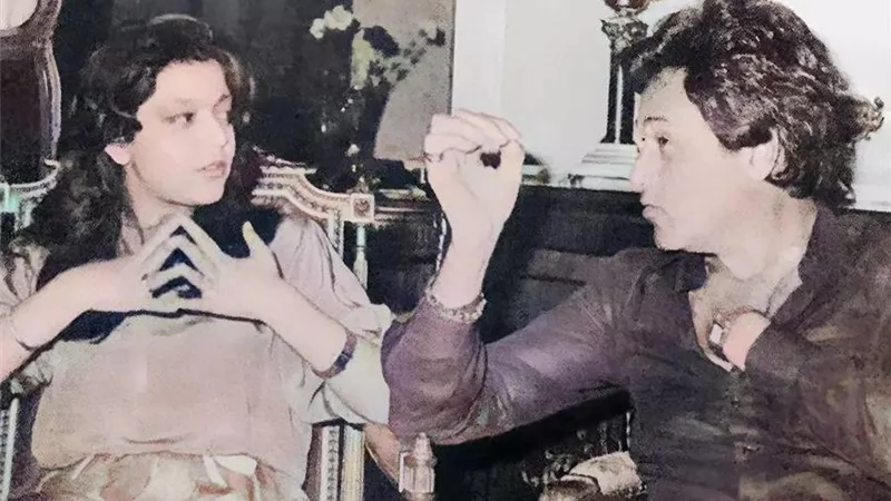 سميرة سعيد تنعى الموسيقار محمد سلطان