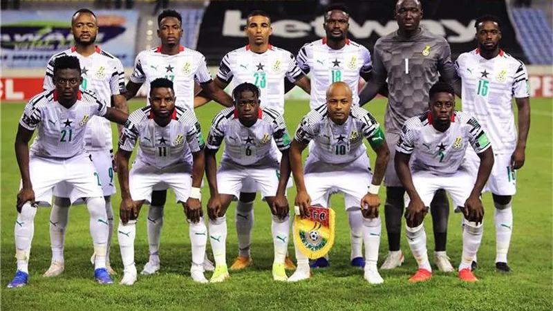 وبدأت طرائف مونديال قطر.. منتخب غانا وصل الدوحة بدون قمصان