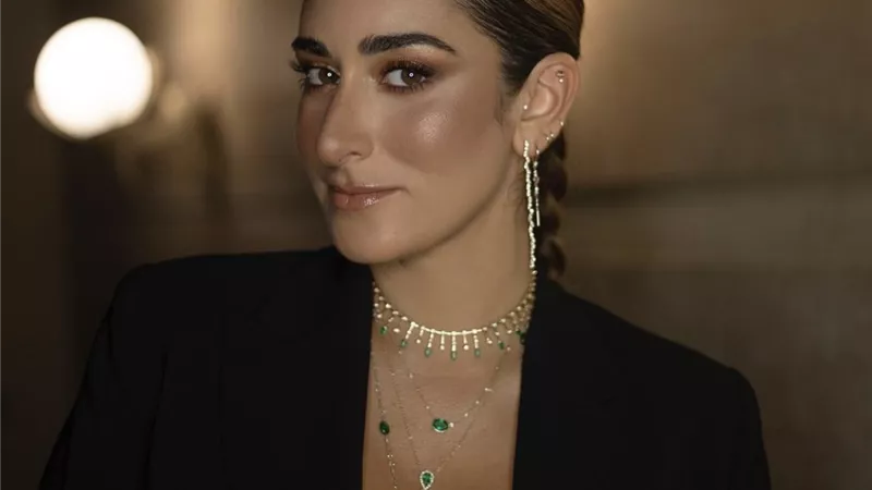 امينة خليل تتالق بفستان ابيض جذاب.. صور