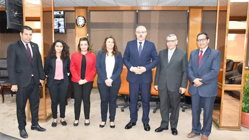 مركز التطوير المهني بقناة السويس بالتعاون مع الجامعة الأمريكية