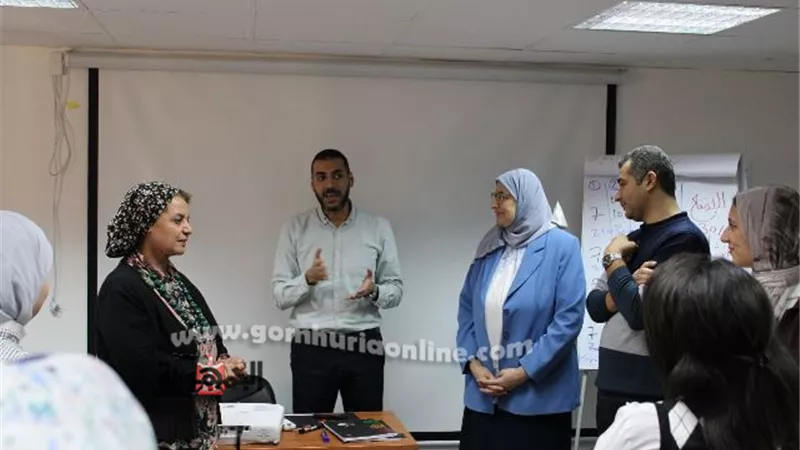 نائب رئيس جامعة أسيوط تتابع سير العمل بالمركز الجامعي للتطوير المهني