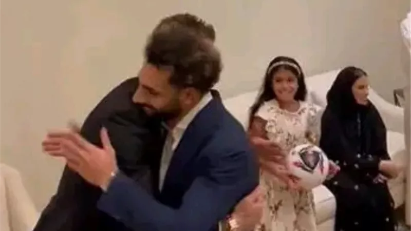 فيديو .. شاهد رد فعل محمد صلاح مع راموس فى حفل جلوب سوكر
