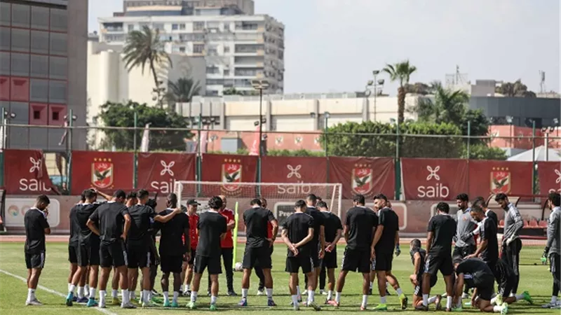 ثلاثى الاهلى يؤدون تدريبات تأهيلية على هامش مران اليوم