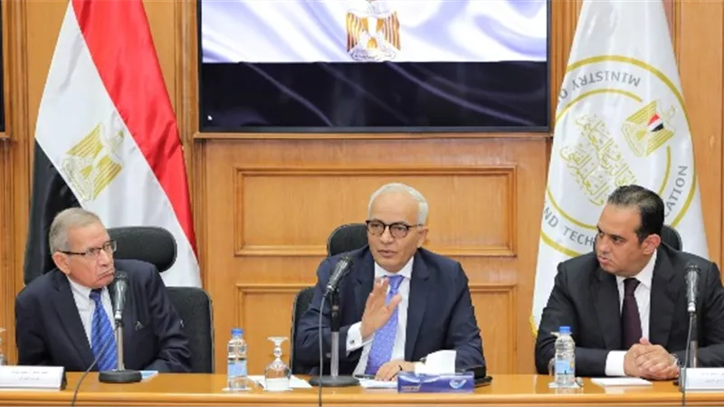 الدكتور رضا حجازي لوكلاء الوزارة:متابعة غياب طلاب الشهادات الكترونيا
