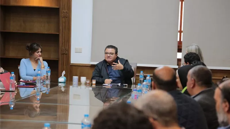 خالد جلال يعقد الاجتماع الأول بشأن مسرح الطفل