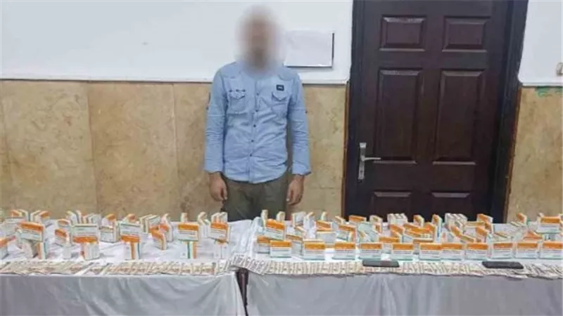 الحبس 4 أيام لمتهم يبيع أدوية مخدرة على الـ 