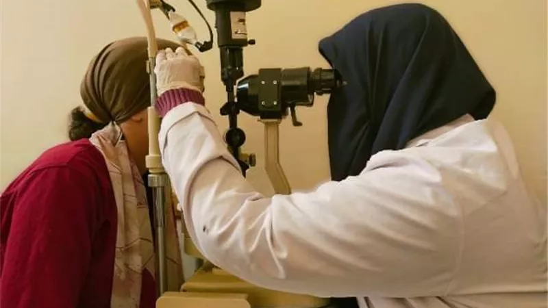 الكشف الطبي وصرف العلاج ل1941مريضا بمدينة العاشر