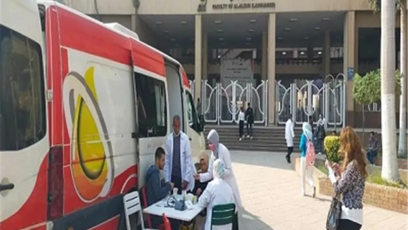 ألسن عين شمس تستضيف حملة وزارة الصحة للتبرع بالدم