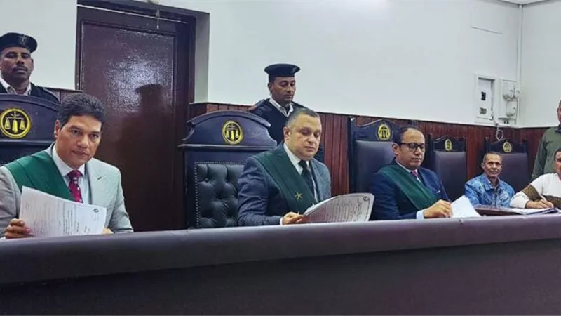 بالسجن المشدد ١٠ سنوات لانضمامهم لجماعة إرهابية.