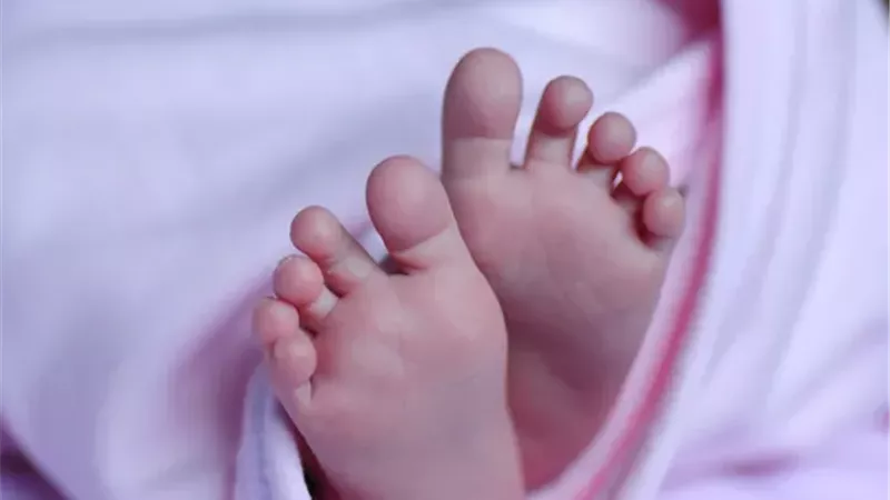 بعد سقوطها فى مياه النهر..طفلة تنجو من الموت بأعجوبة