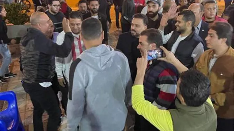جولات مكوكية لمجاهد وسط مؤيديه بسموحة
