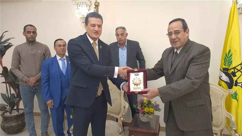 محافظ شمال سيناء يستقبل أعضاء قافلة الأزهر الدعوية
