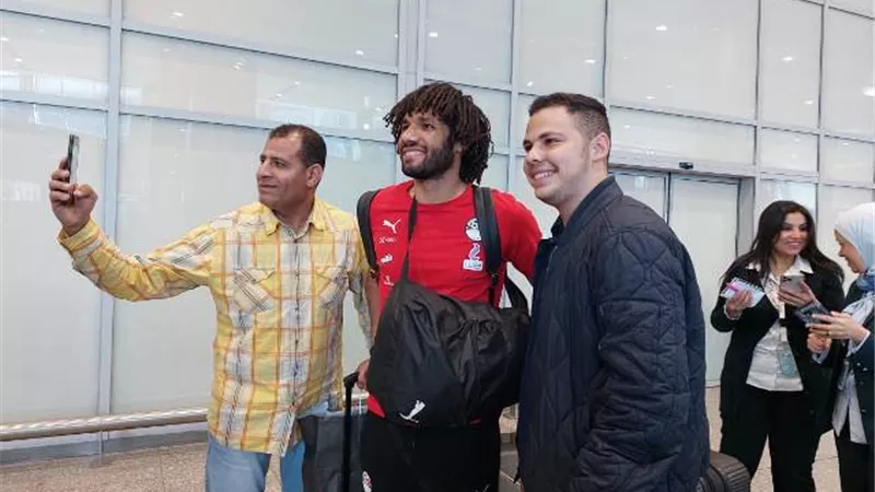 بعثة منتخب مصر تصل القاهرة عقب مباراة بلجيكا الودية.. صور
