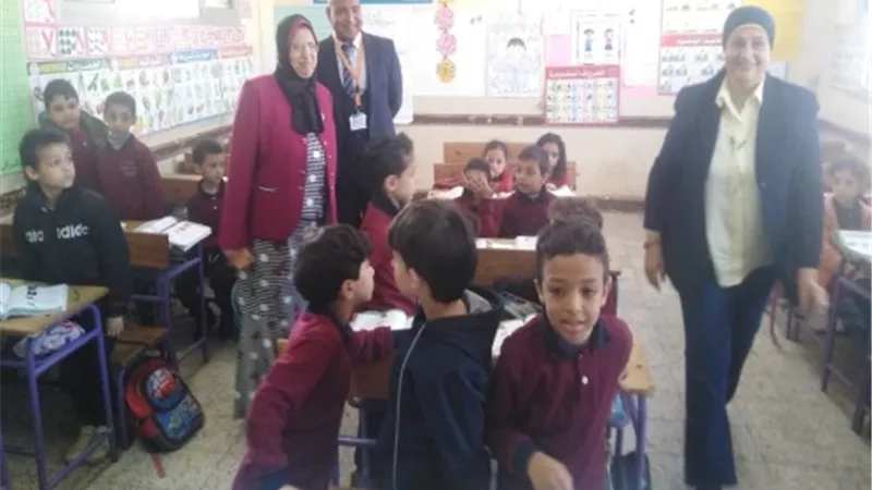 مدير تعليم القليوبية تتفقد عددا من مدارس إدارة بنها