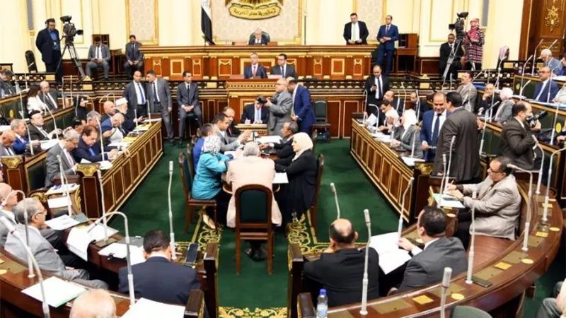 البرلمان وافق على مجموع مواد قانون تعويضات عقود المقاولات
