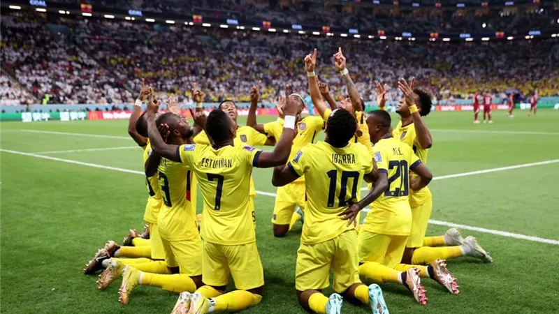 منتخب قطر يخسر ضربة البداية بالمونديال بثنائية أمام الإكوادور