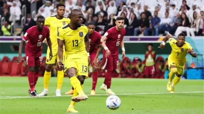 احتفالات جماهير الإكوادور بفوز فريقها على قطر ... بالفيديو