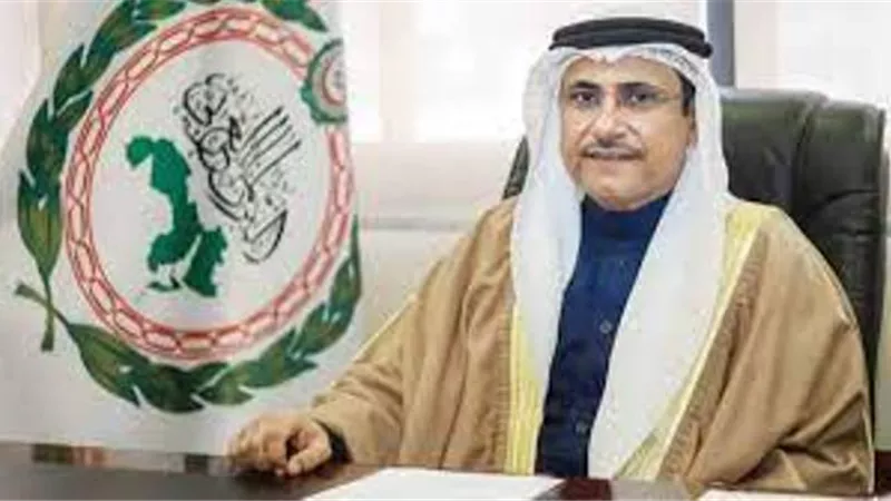 رئيس البرلمان العربي: تنظيم مصر لقمة المناخ شرف الدول العربية كافة