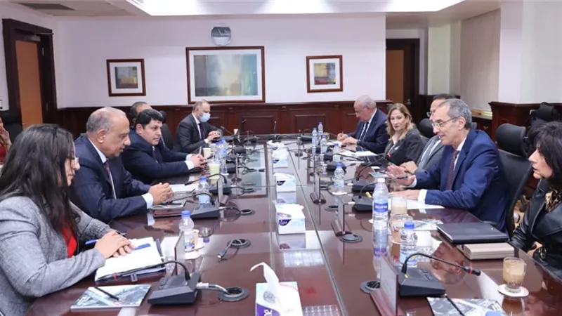 وزيرا قطاع الأعمال والاتصالات يبحثان تعزيز التعاون في التحول الرقمي