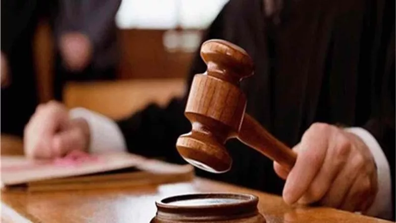 محاكمة المتهم بـقتل زوجته بالزاوية الحمراء