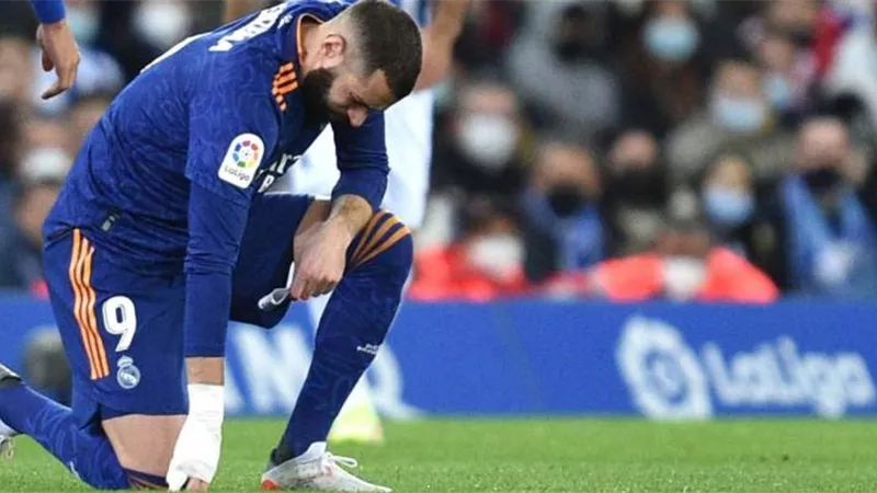 شكوك حول تسبب ريال مدريد في إصابة بنزيما وحرمانه من المونديال