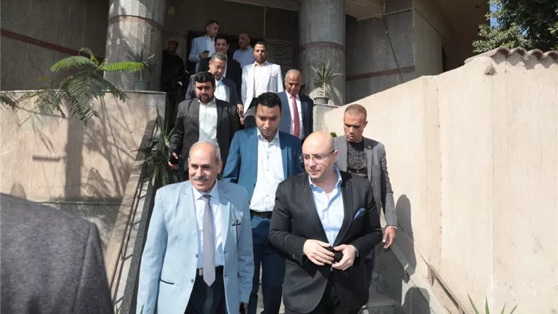 محافظ بني سويف يطمئن على توافر السلع بمديرية التموين