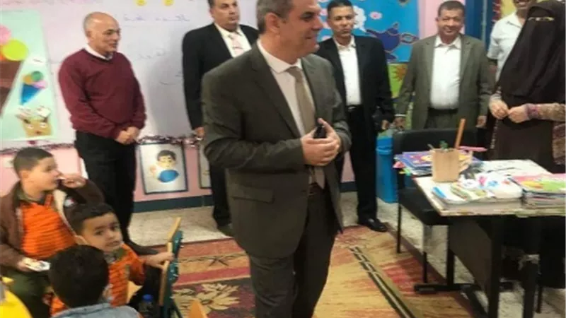وكيل تعليم القليوبية:ضرورة توافر الأمن والسلامة داخل الفصول وخارجها