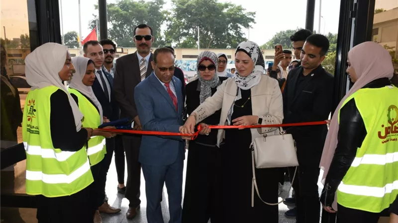 إفتتاح المعرض الثاني للأسر المنتجة بجامعة القناة.صور