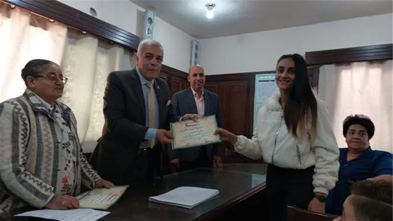 مديرتعليم الإسماعيلية يكرم الفائزين بالمسابقة الثقافية المسيحية