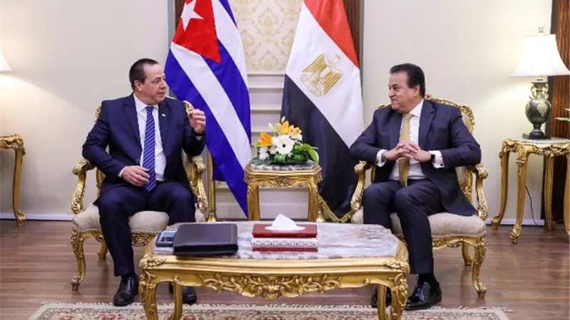 وزير الصحة يستقبل نظيره الكوبي لبحث تعزيز سبل التعاون بين البلدين