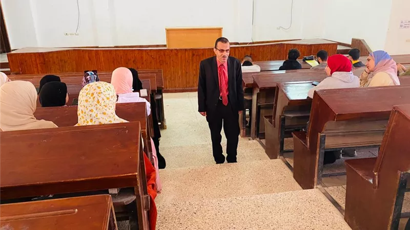وكيل آداب العريش يعقد ندوة