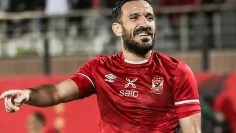 شاهد .. لاعبو الأهلى يدعمون معلول قبل مباراة تونس أمام الدنمارك