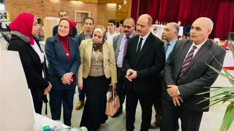 مدير تعليم الإسكندريه يتفقد المعرض التمهيدى لمشروعاتISEF