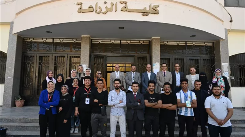 بجامعة الفيوم كلية الزراعة تنظم .. الندوة الذاتية (آفة حارتنا)