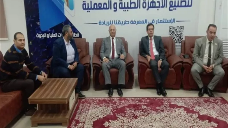 رئيس جامعة بنها يتابع لجنة الأفكار والمقترحات للحاضنات التكنولوجية