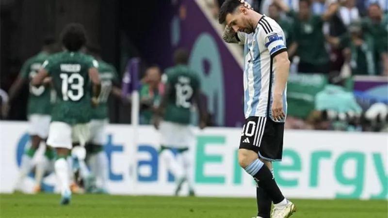 ميسي: السعوديين هزمونا في 5 دقائق فقط