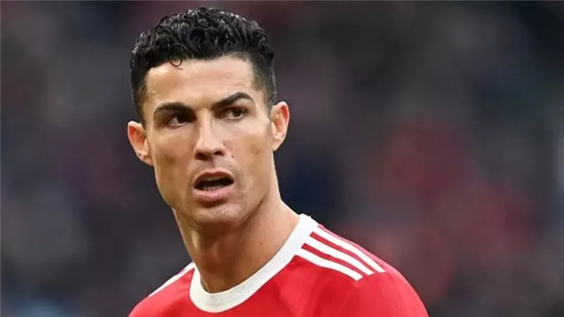 رسمياً.. مانشستر يونايتد يعلن رحيل كريستيانو رونالدو