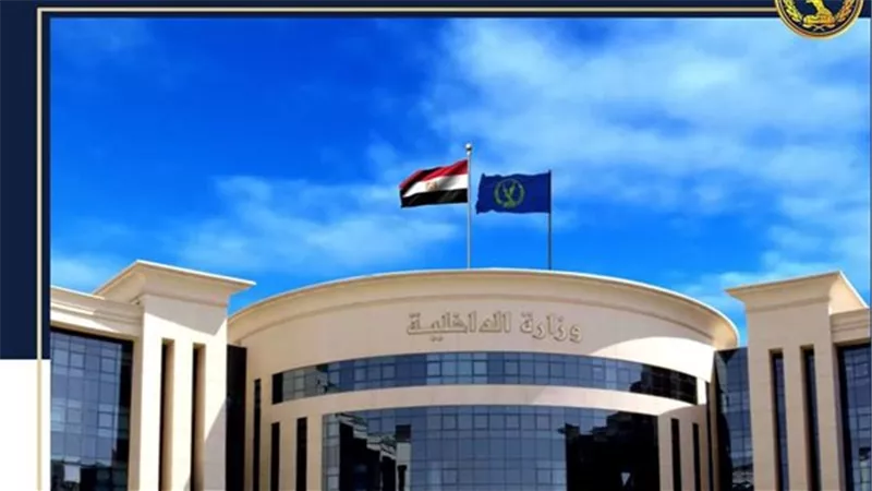 مصدر أمني ينفي وفاة فتاة بحادث نتيجة مطاردة سيارة بالقاهرة