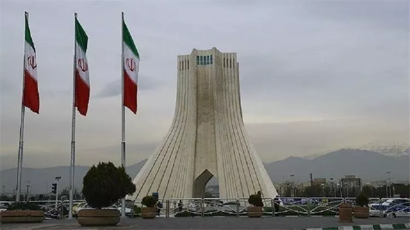 تعطيل المدارس لليوم الثالث بسبب تلوث الهواء فى طهران