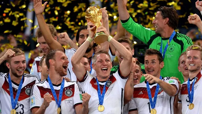 ألمانيا واليابان.. سيناريو 2018 يطارد الماكينات بأول جولة