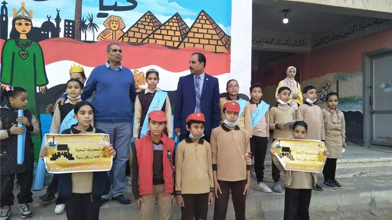 مدير تعليم الخانكة يشيد بدور الاذاعة المدرسية