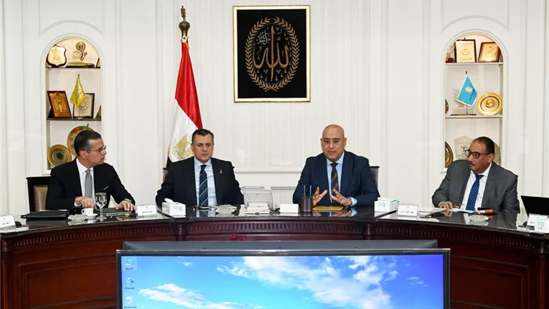 وزيرا الإسكان والسياحة يناقشان سبل التعاون المشترك بين الوزارتين