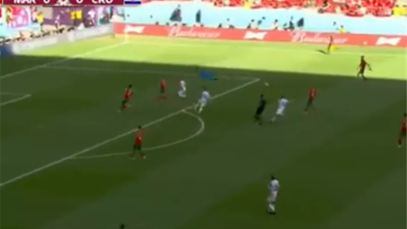 فيديو .. حارس المغرب ينقذ فريقه من هدف محقق.. مونديال 2022