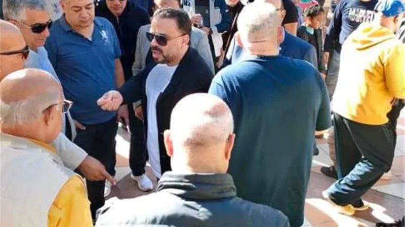 مجاهد يبحث حل مشاكل أبناء سموحة