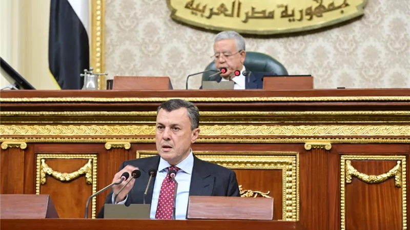 عيسى: الوزارة تعمل مع القطاع الخاص لحل مشكلات القطاع السياحى