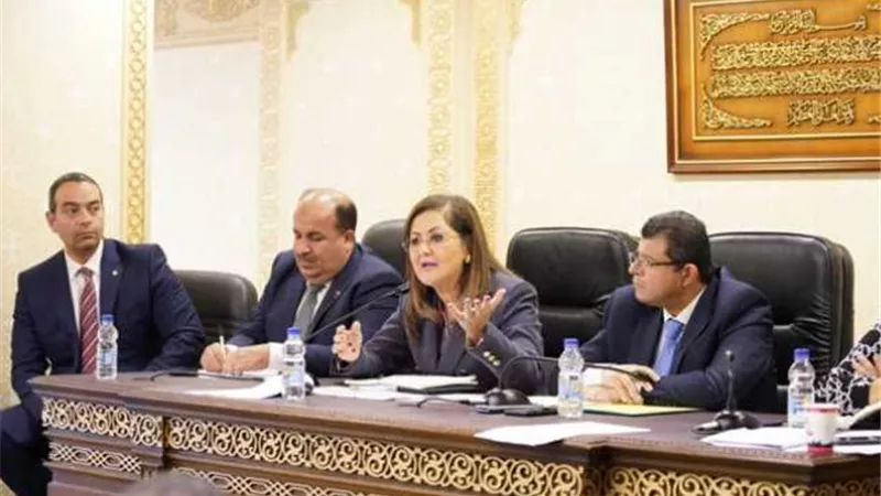 وزيرة التخطيط والتنمية الاقتصادية تناقش دور صندوق مصر السيادي
