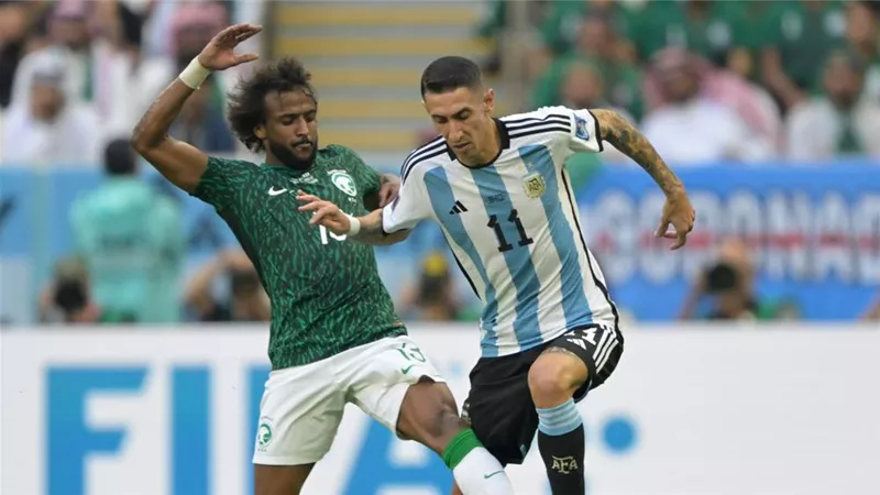 بعد اصابته أمام الارجنتين.نجم المنتخب السعودى يخضع لعملية جراحية ناجحة