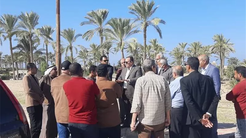 نائب المحافظ يتابع العمل فى محاور الطرق بالشيخ زويد