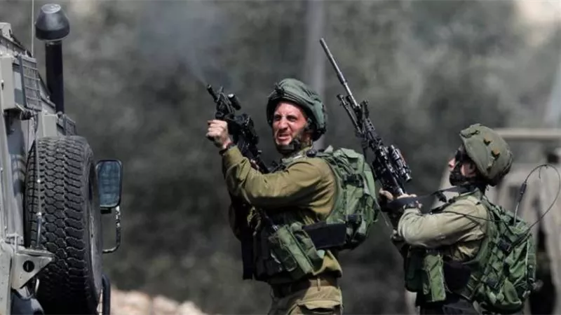 استشهاد شاب فلسطيني مُتأثرًا بإصابته من الاحتلال في نابلس